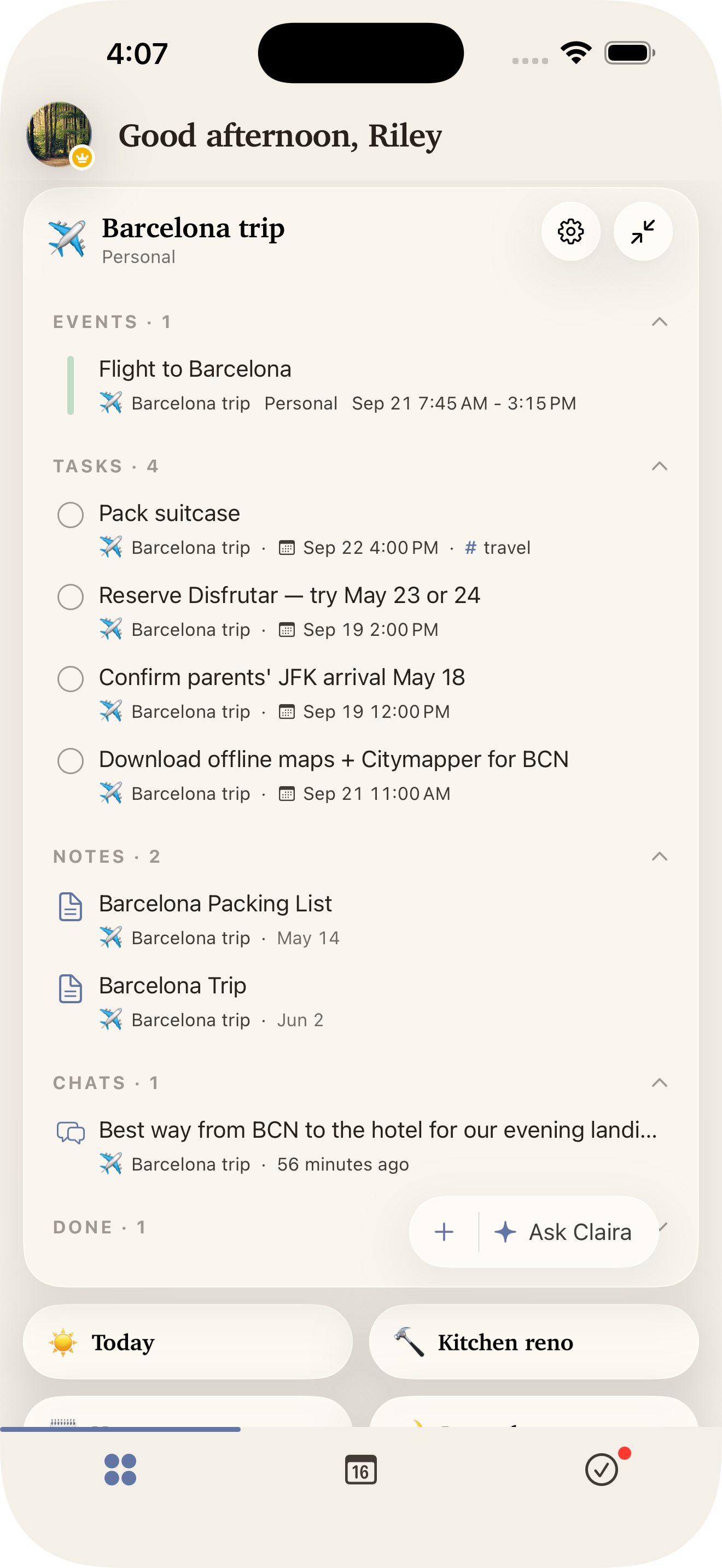 A Barcelona trip bubble holding its tasks, notes, an event, and a chat